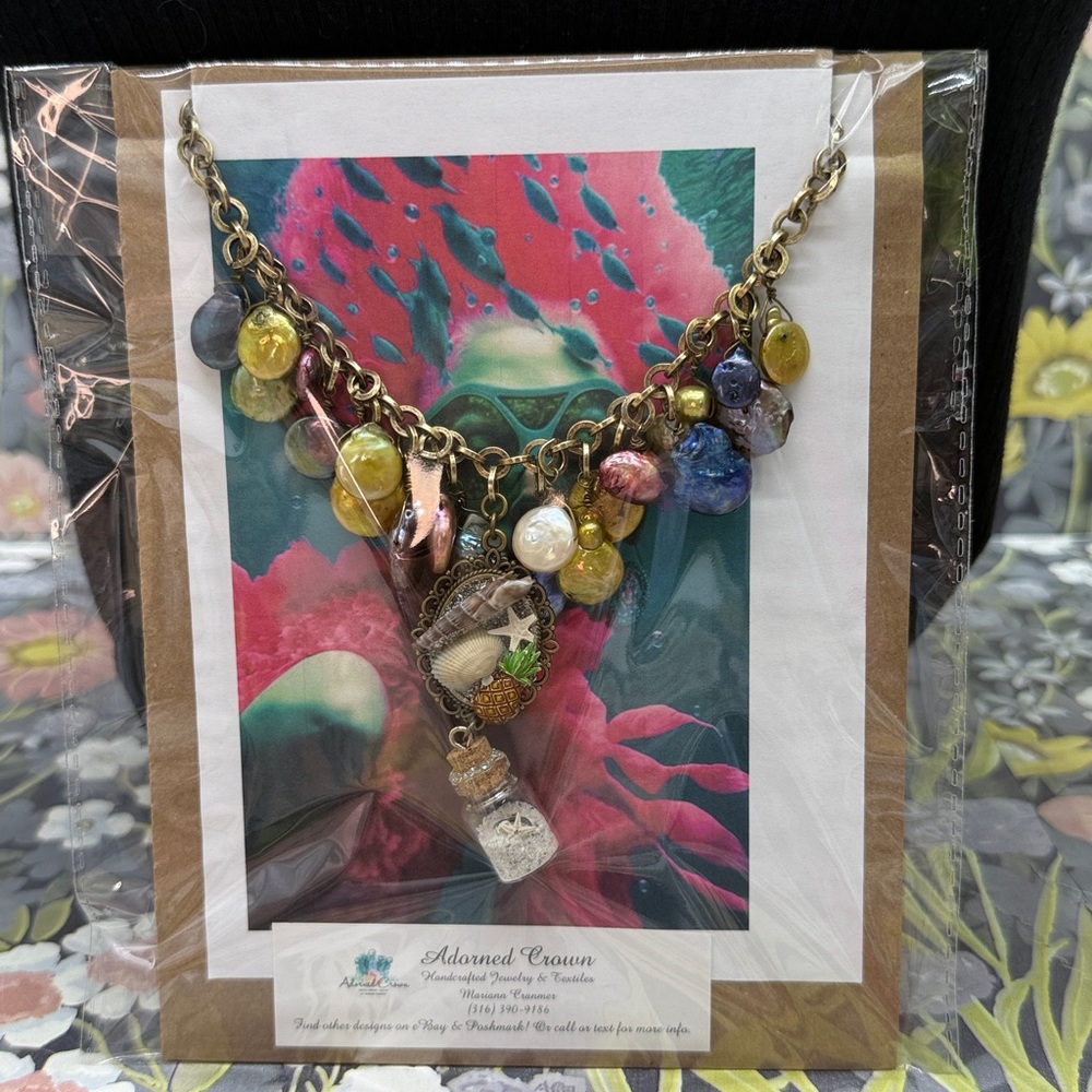 👑Adorned Crown Jewelry assemblage Pearl seascape bottle of sand shells necklace - Picture 8 of 10